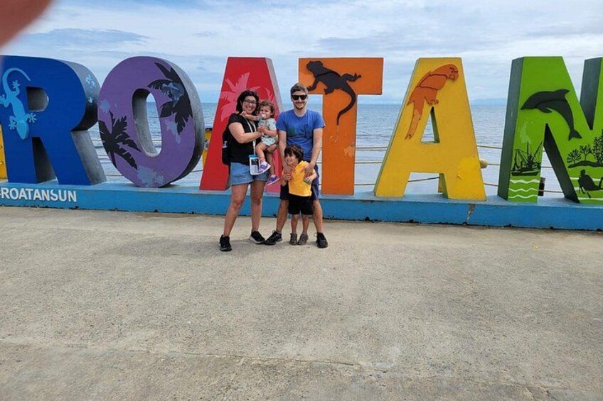 Roatan Wildlife Monkeys,Sloths, chocolate Rum tasting Island Tour 5