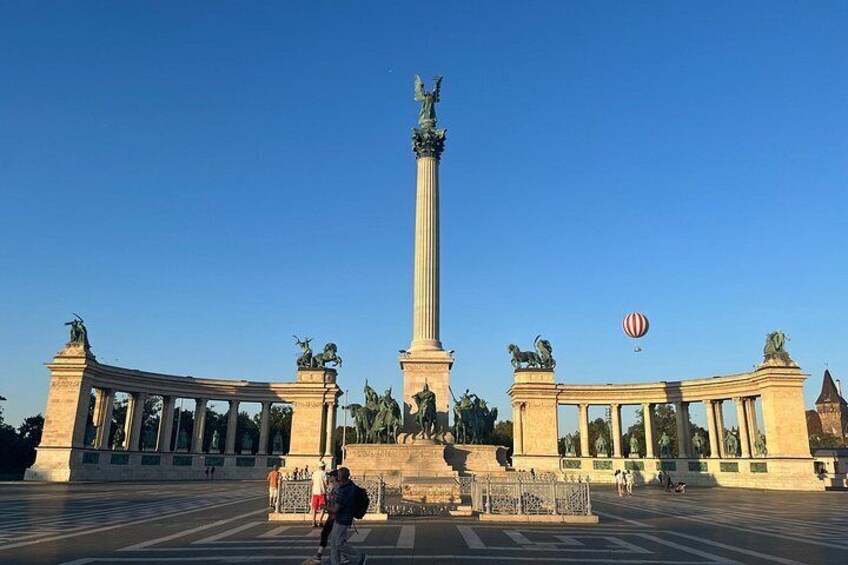 Heroes' square 2