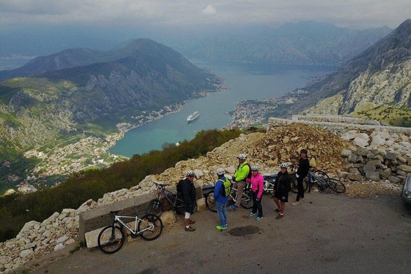 Epic 25 Turns Downhill Bike Descent w/ Panoramic Cable Car Ascent 2