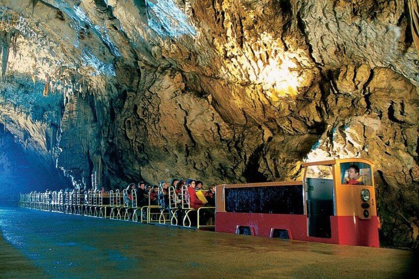 Postojna Cave 2