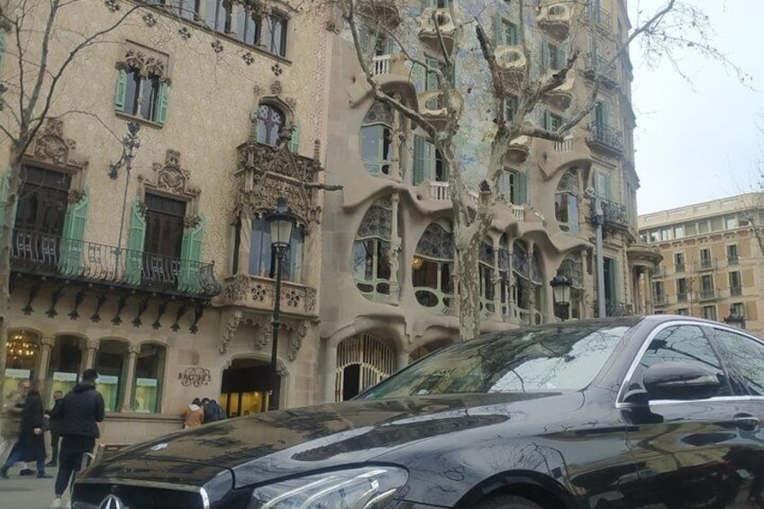 Barcelona Highlights Private Tour with Port or Hotel Transfers 3