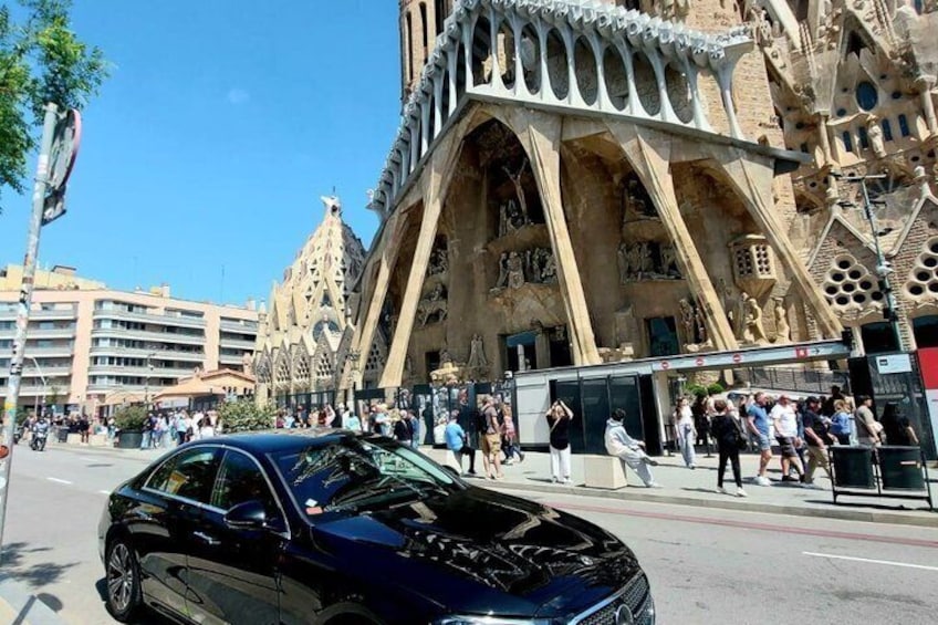 Barcelona Highlights Private Tour with Port or Hotel Transfers 5