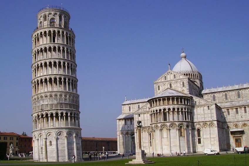 Pisa Piazza dei Miracoli and the Leaning tower 2