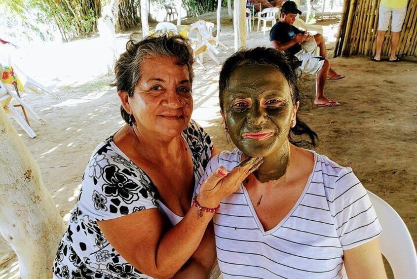 Exfoliating and beautifying Clay Mask