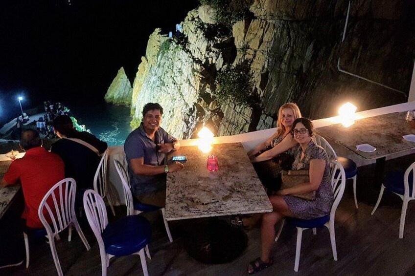 Dinner at the Divers 1