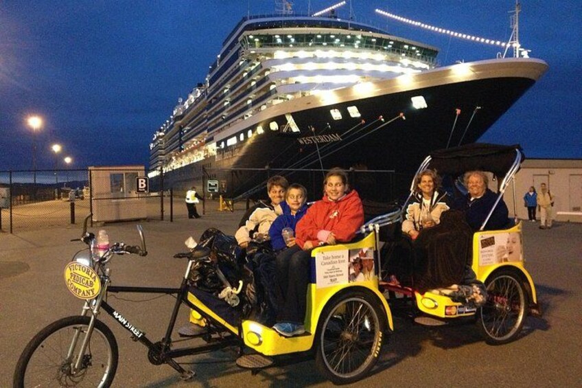 Guests pick up at the ship 1