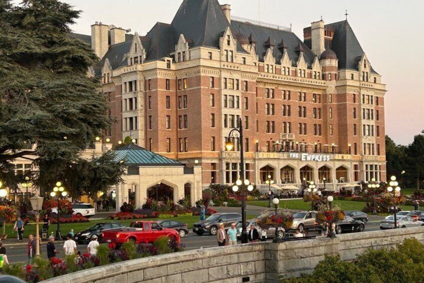 Private Deluxe Tour of Victoria & to Butchart Gardens (5 hrs) 5