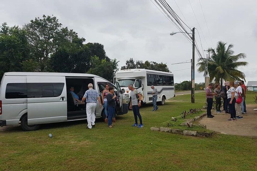 Lamanai Temples, River Cruise, Howler Monkeys, V.i.V. 2