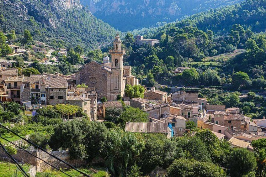 Palma de Mallorca Shore Excursion: Private Tour of Valldemossa, Soller and Serra de Tramuntana 4