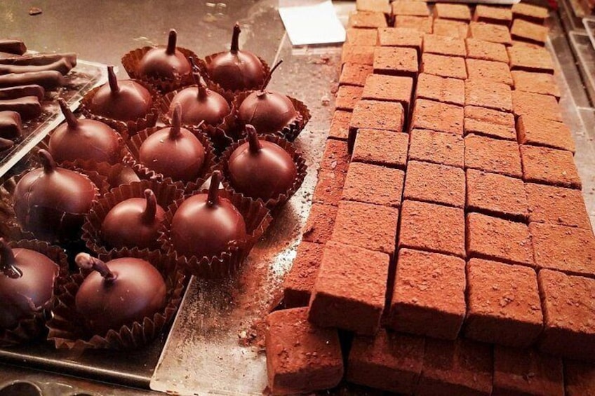 Geneva chocolate tour highlight: flavor profiling through texture, finish, and curated contrasts in artisan confections 3