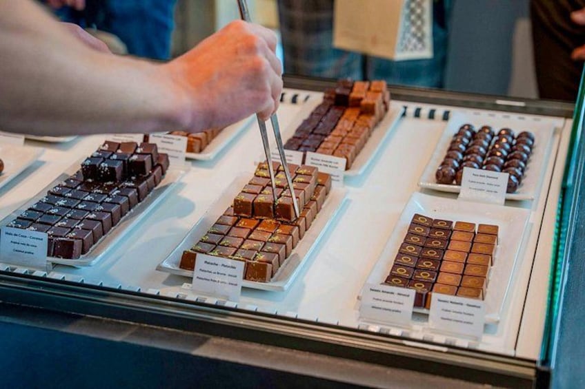 Geneva chocolate tour highlight: artisan sampling of single-origin ganaches, curated for flavor and craftsmanship 2