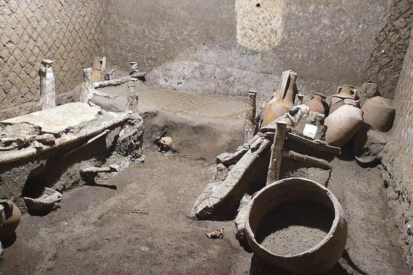 Explore Pompeii & Amalfi in One Day from Naples with Free Time 5