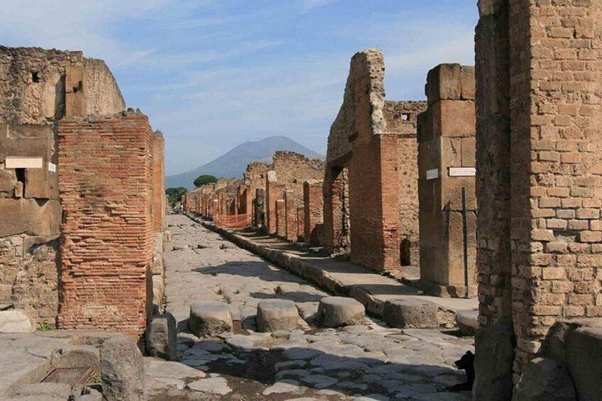 Explore Pompeii & Amalfi in One Day from Naples with Free Time 2