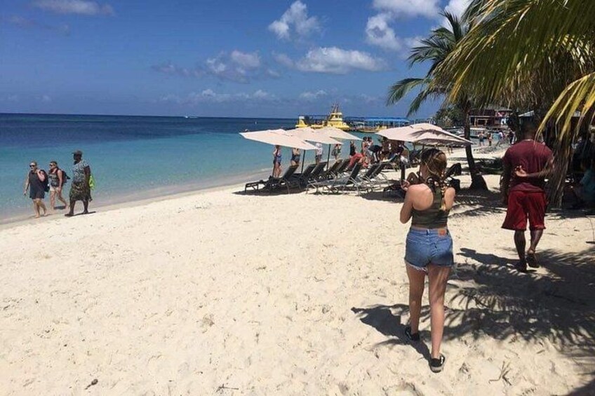 Roatan Gumbalimba Preservation Eco-Park & Beach 2