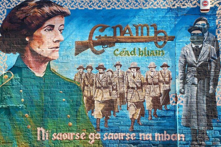 Belfast Famous Black Taxi Tour Political Murals & Peace Wall 2 Hr 2