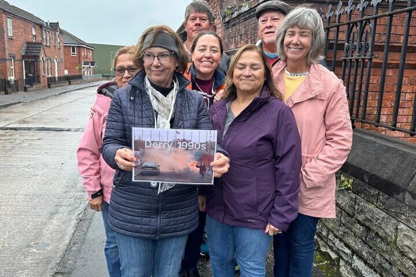 Award Winning Private 2 Hour Belfast Political Black Taxi Tour  2