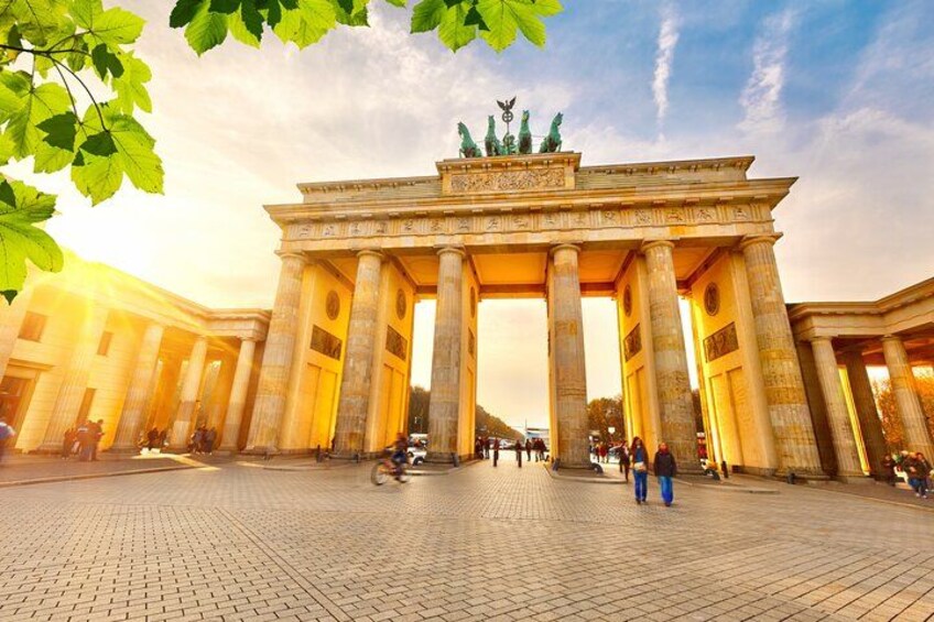 Deluxe Berlin: Hassle-Free Shore Tour from Warnemunde Cruise Port 2