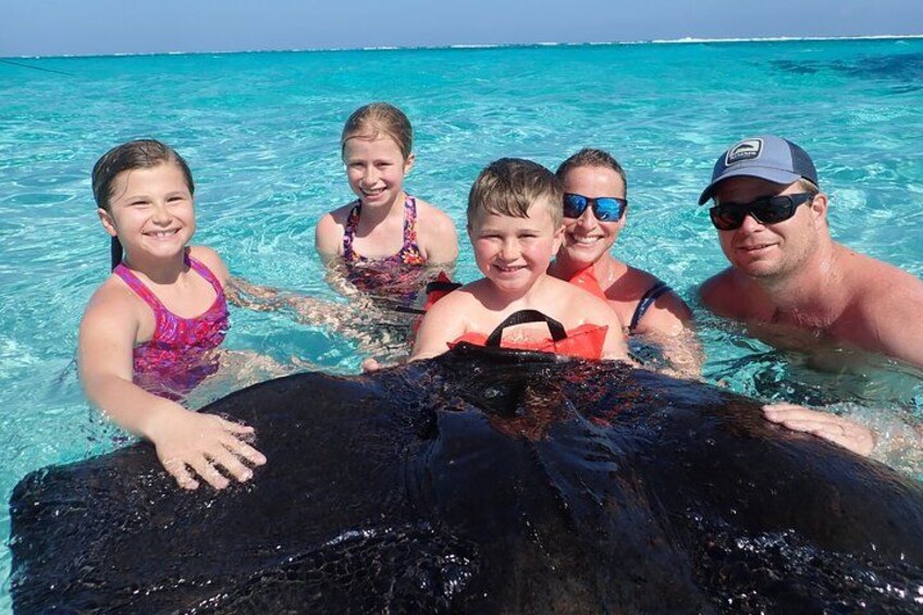 Starfish Point, Stingray City & Coral Garden (3-STOP Adventure) 2