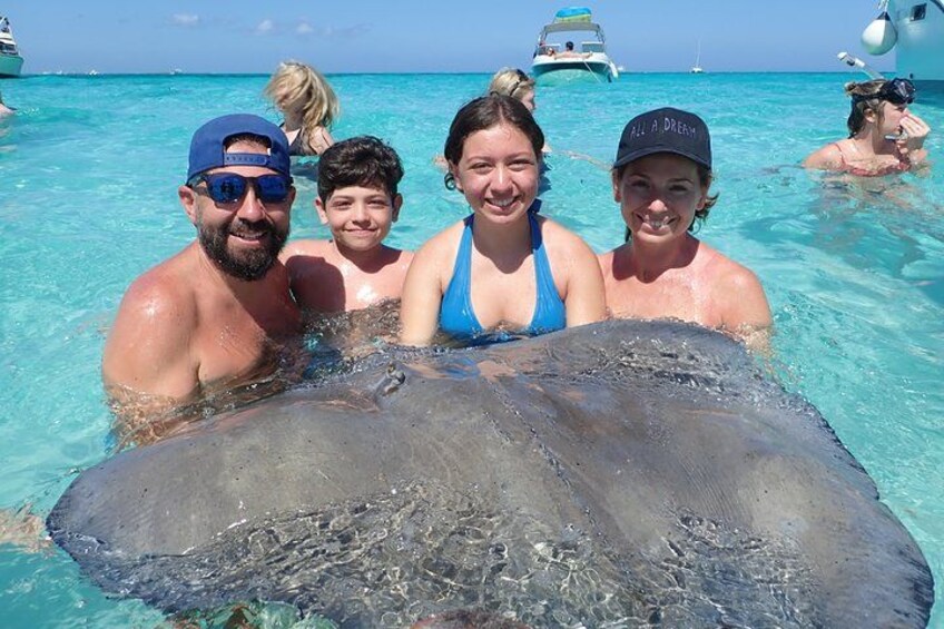 Starfish Point, Stingray City & Coral Garden (3-STOP Adventure) 4