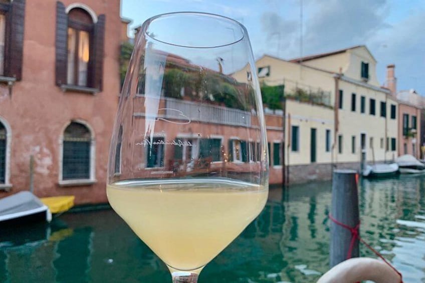 A Venetian Evening: Wine Tasting and Cicchetti with a Local Guide 2