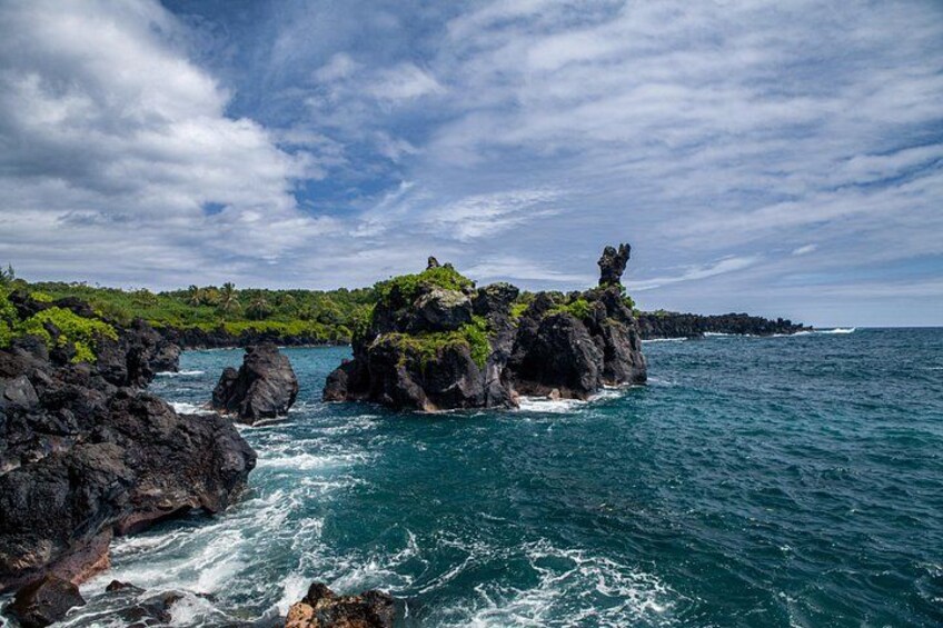 Black Sand Beach on the Road to Hana 4