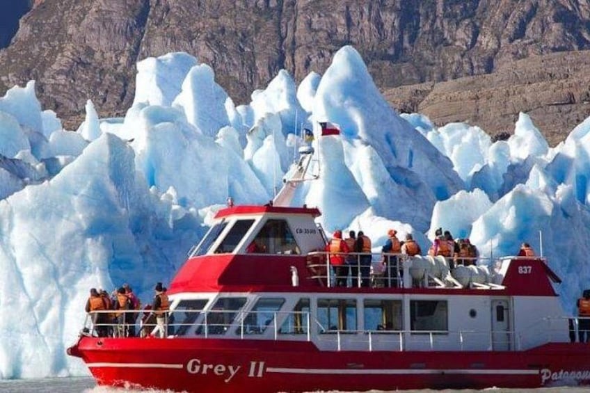 4-Day Chilean Patagonia Experience with Hotel, Tours & Meals 1