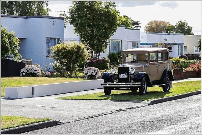See many typical Art Deco homes on this tour. 3