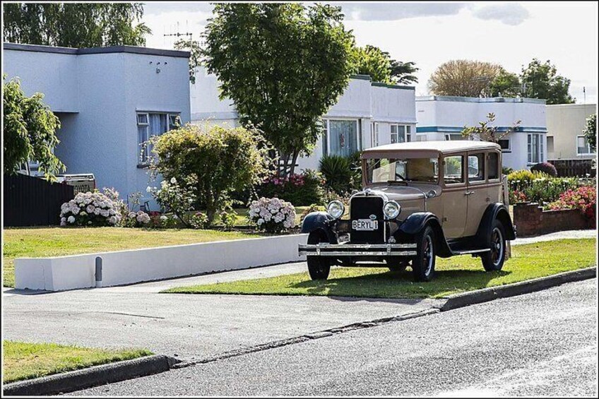 See many typical Art Deco homes on this tour. 2