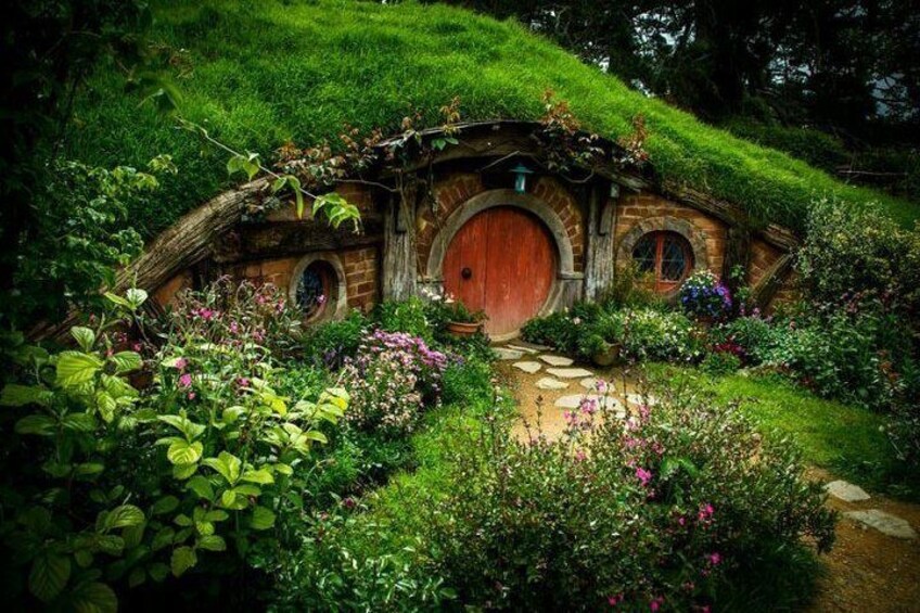 Hobbiton Movie Set 