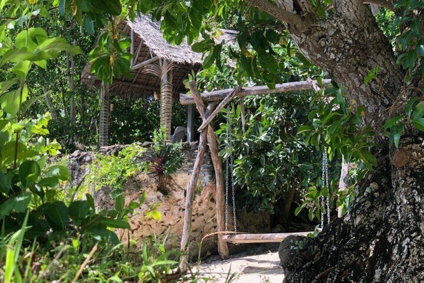 Beach BBQ and resting hut at Back to Eden 