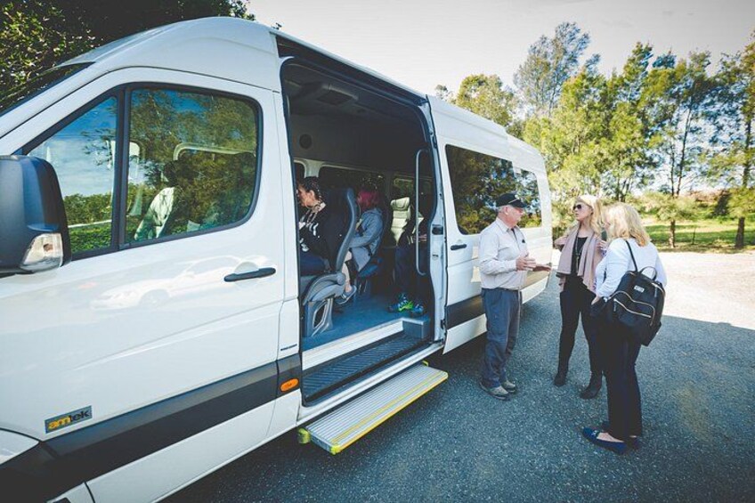 Easy board and comfortable van transport 2