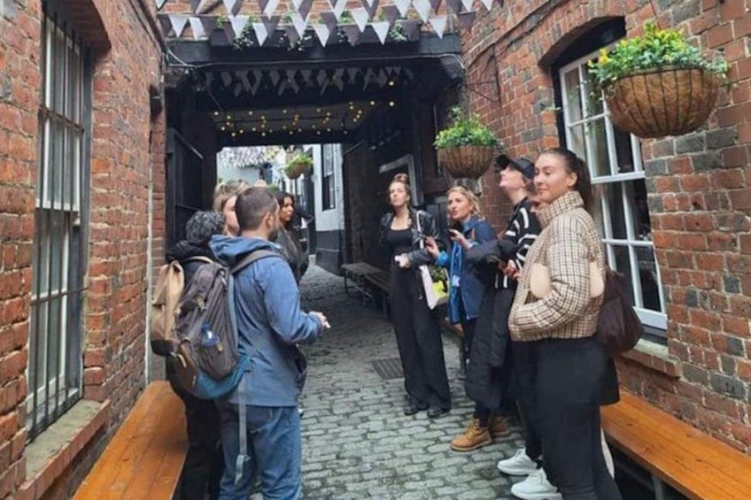 Newcastle Walking Tour: Geordie Culture, Snack & Local Stories 3