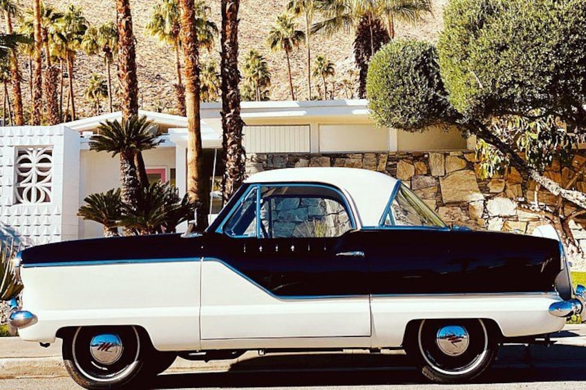 Classic cars are a common sight in Palm Springs 2