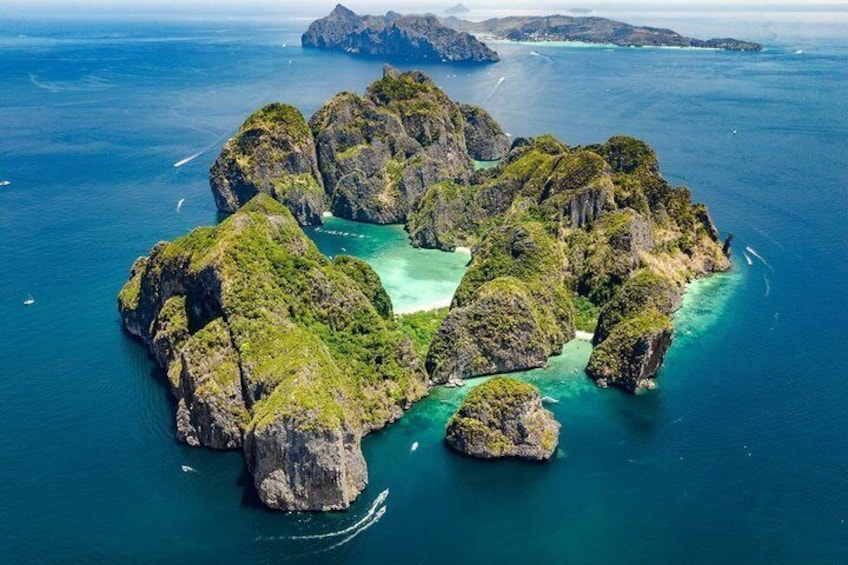 Private Phi Phi and Bamboo Islands Snorkeling Tour by Speedboat 1