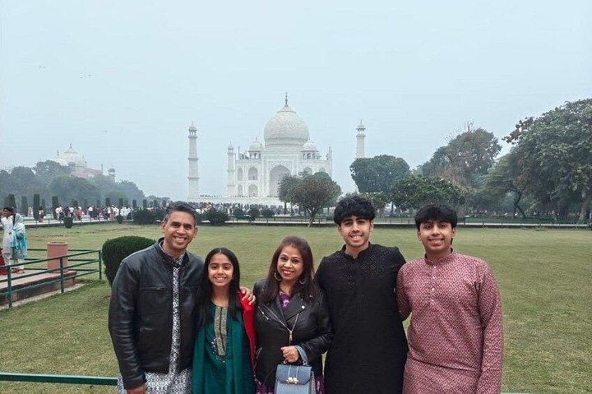 Private Sunrise Taj Mahal Tour from Delhi By Car -All inclusive 5