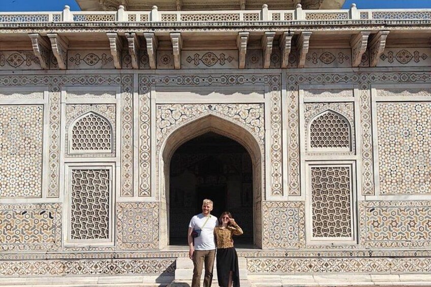 Private Sunrise Taj Mahal Tour from Delhi By Car -All inclusive 5