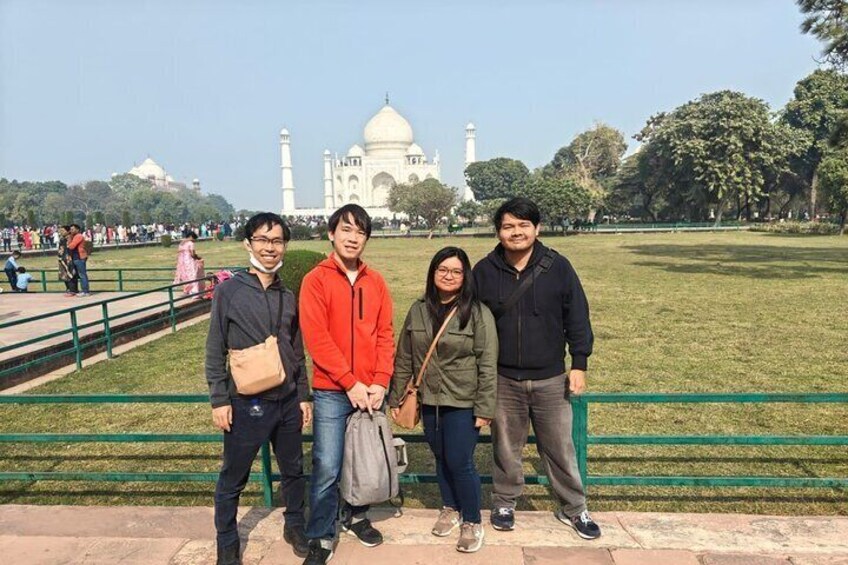 Private Sunrise Taj Mahal Tour from Delhi By Car -All inclusive 2