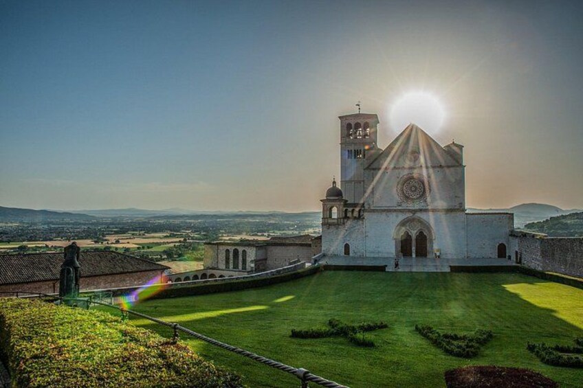 Private St. Francis Basilica of Assisi and City Walking Tour 4