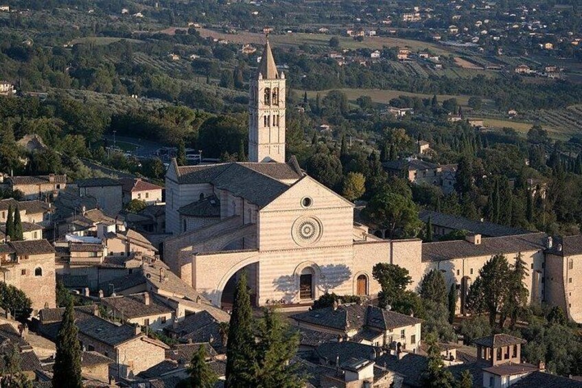 Private St. Francis Basilica of Assisi and City Walking Tour 2