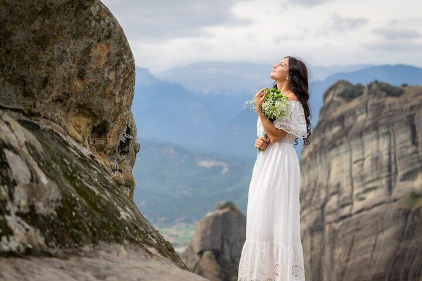 Private Meteora Photo Shoot with a Professional Photographer