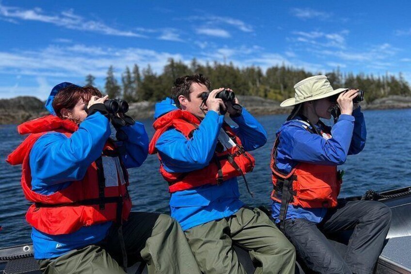 If you don’t have your own binoculars, no worries, we are happy to share! 2