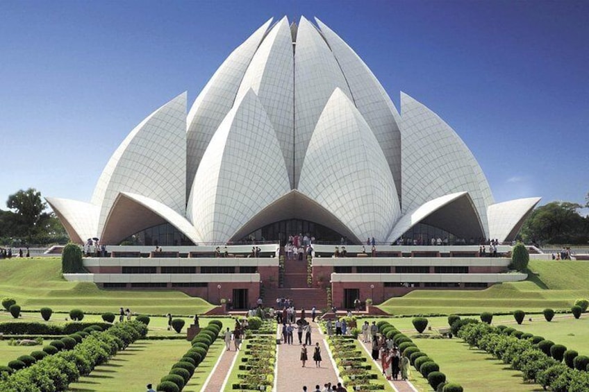 Lotus Temple (Bahai Temple) in Delhi 4