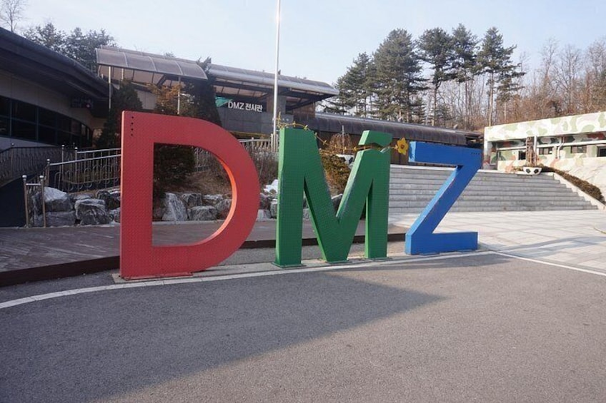 DMZ tour 3