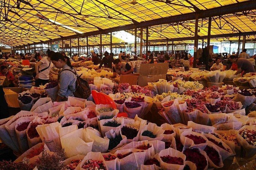 Private Flexible Guangzhou Local Market Tour with Guide 4