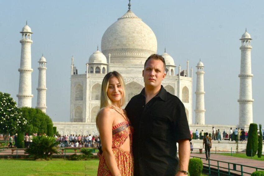 2-Days Taj Mahal & Agra City Tour with Fatehpur Sikri From Delhi 1