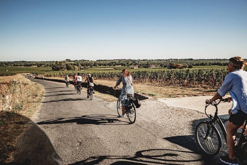 Saint-Emilion Electric Bike Day Tour with Wine Tastings & Lunch 2