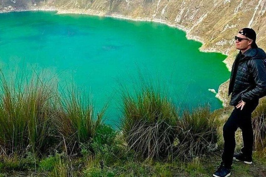 Daydream in Quilotoa: Laguna's Enchanting Embrace Awaits 5