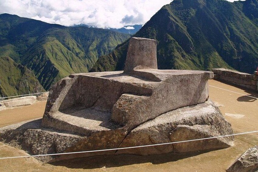 Machupicchu official ticket allows you to see the Inti Huatana 4