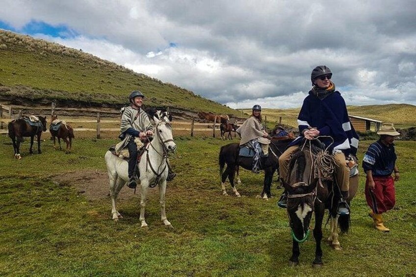 Cotopaxi Horseback Riding Tour from Quito – Andes Adventure 1