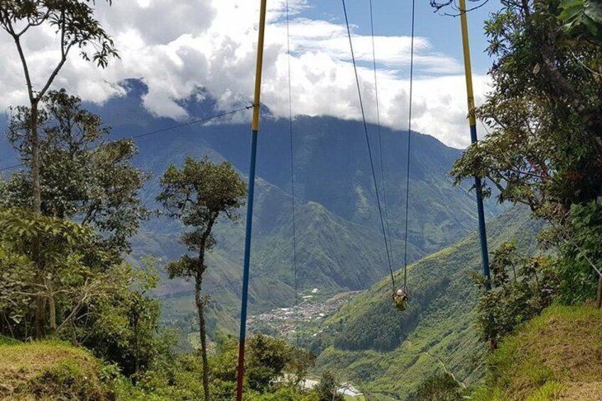 Condor flight swing in Baños